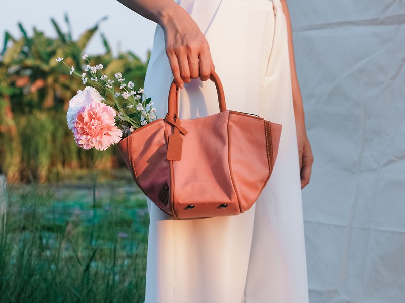 Cotton & Hemp Messenger Bags & Sling Bags Pink - YASMINE small softly structured leather canvas bag - Dusty pink