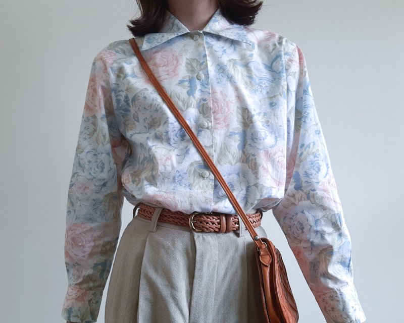 A beautiful botanical print shirt , Vintage floral print unisex shirt - Women's Shirts - Cotton & Hemp Blue