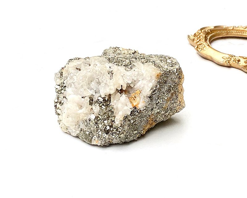 Natural raw ore attracts wealth and wealth, pyrite symbiosis, white crystal flower home office healing ornament - Other - Crystal Multicolor