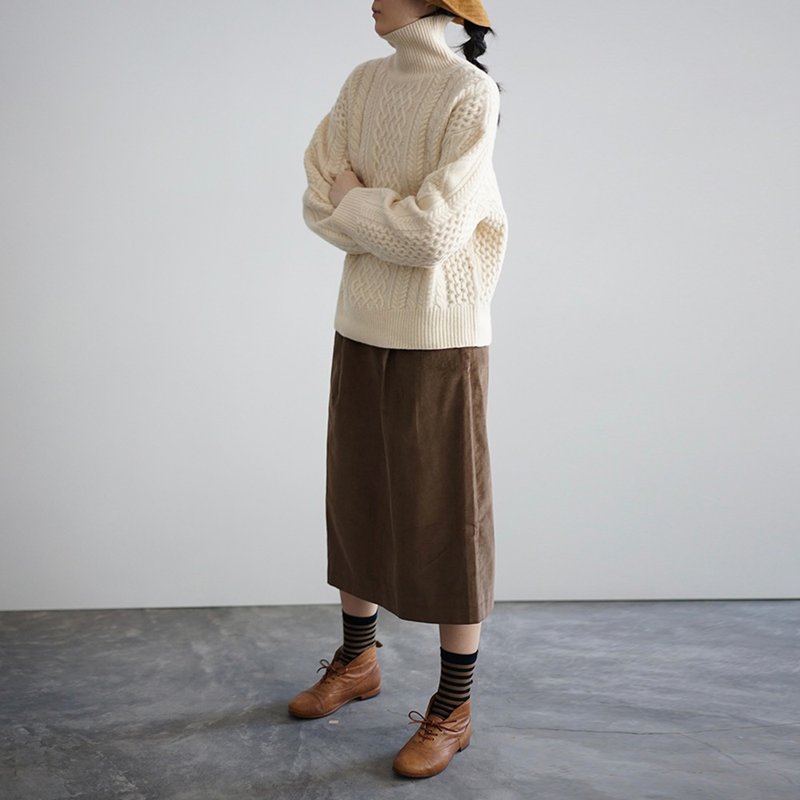 The last piece【Pinkoi ONLY】Brown Corduroy Skirt - Skirts - Cotton & Hemp Brown