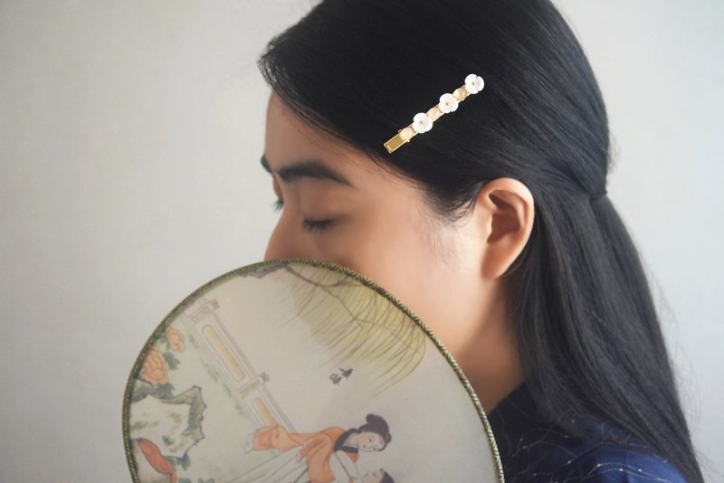 Blooming Time - 18k GP Hairclip Shell Gemstone Romantic White Pink Flower Cute - Hair Accessories - Shell 