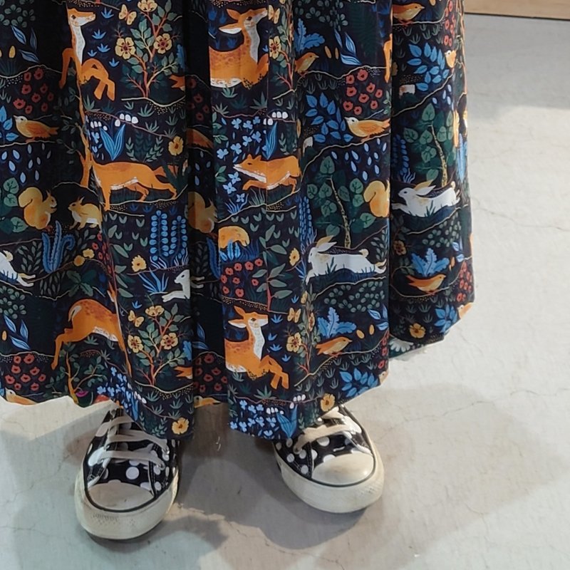 Fox Deer Rabbit animal Long Skirt / made in JAPAN / USA fabric - กระโปรง - ผ้าฝ้าย/ผ้าลินิน สีดำ