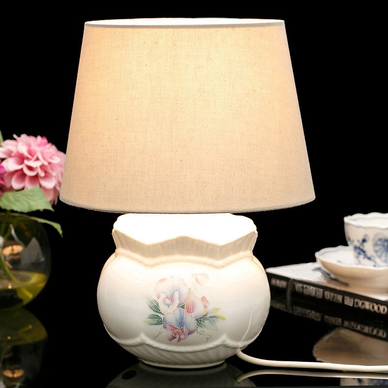 Aynsley sweetheart floral bedroom bedside table bone china table lamp table lamp night light made in the UK - Lighting - Porcelain 