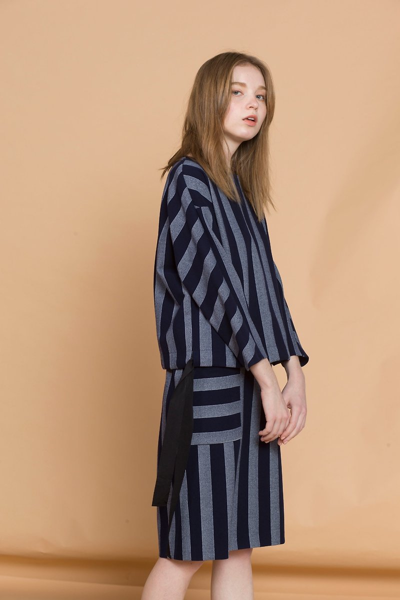 //Sample Sale// Knitted blue and white striped cut interface bag narrow skirt (this is a sample sale) - Skirts - Eco-Friendly Materials Blue