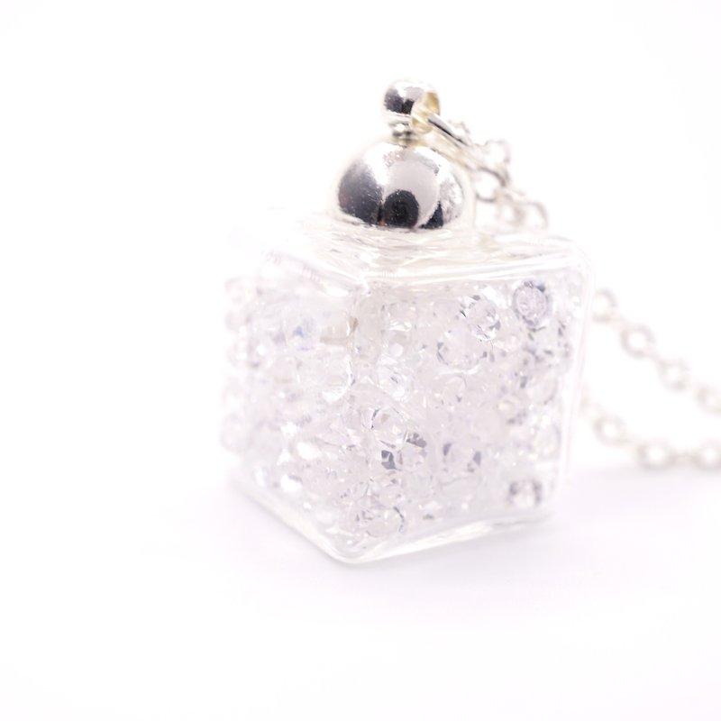 A Handmade White Crystal Glass Ice Cube Necklace - Chokers - Glass 