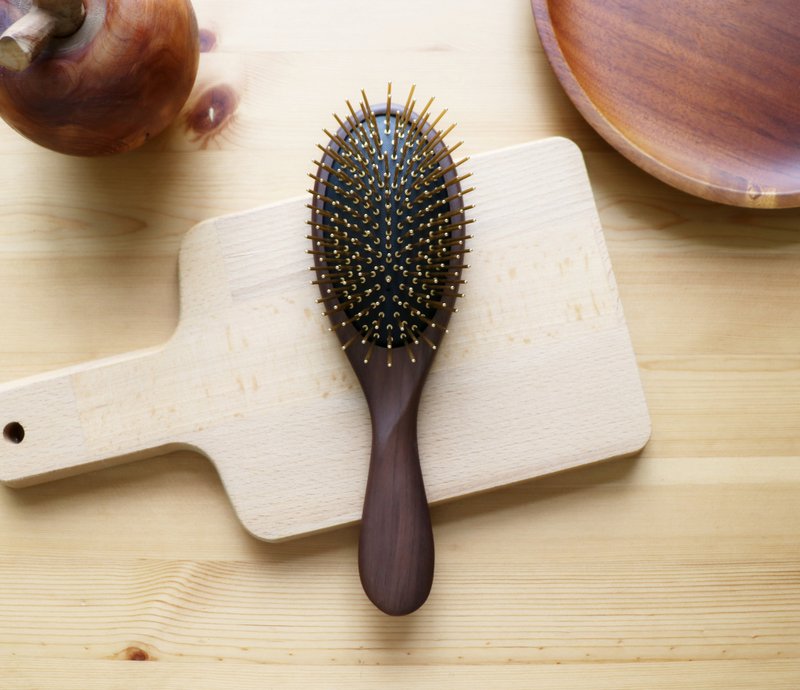 Far infrared Taiwan patented luxury walnut large oval gold comb - อุปกรณ์แต่งหน้า/กระจก/หวี - ไม้ 