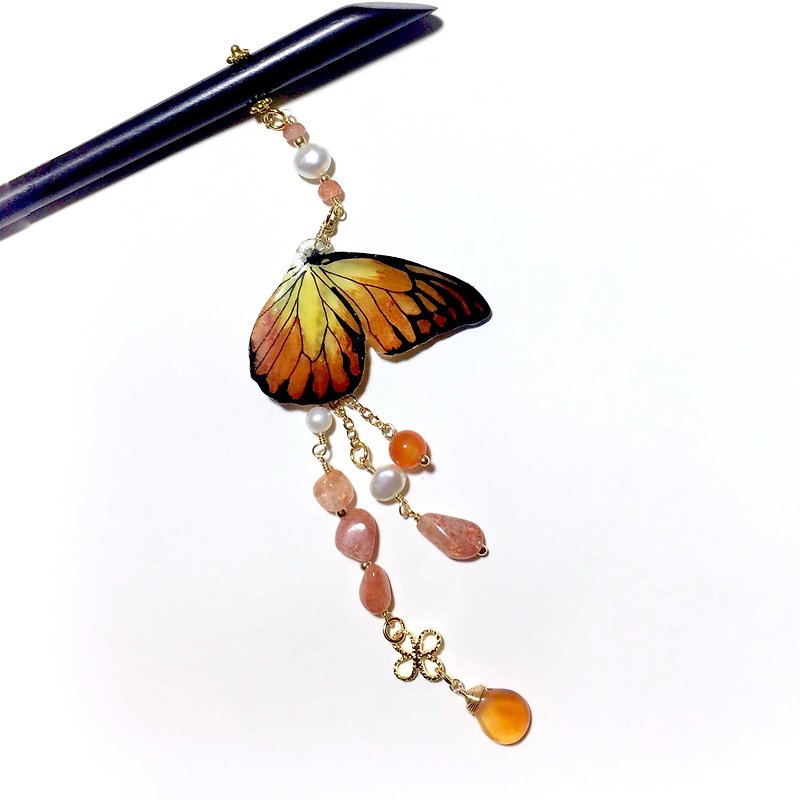 [Butterfly Memory VI] Birch Butterfly - Orange. Hand painted butterfly bun. Natural pearl / sun stone / red agate - เครื่องประดับผม - เครื่องเพชรพลอย สีส้ม