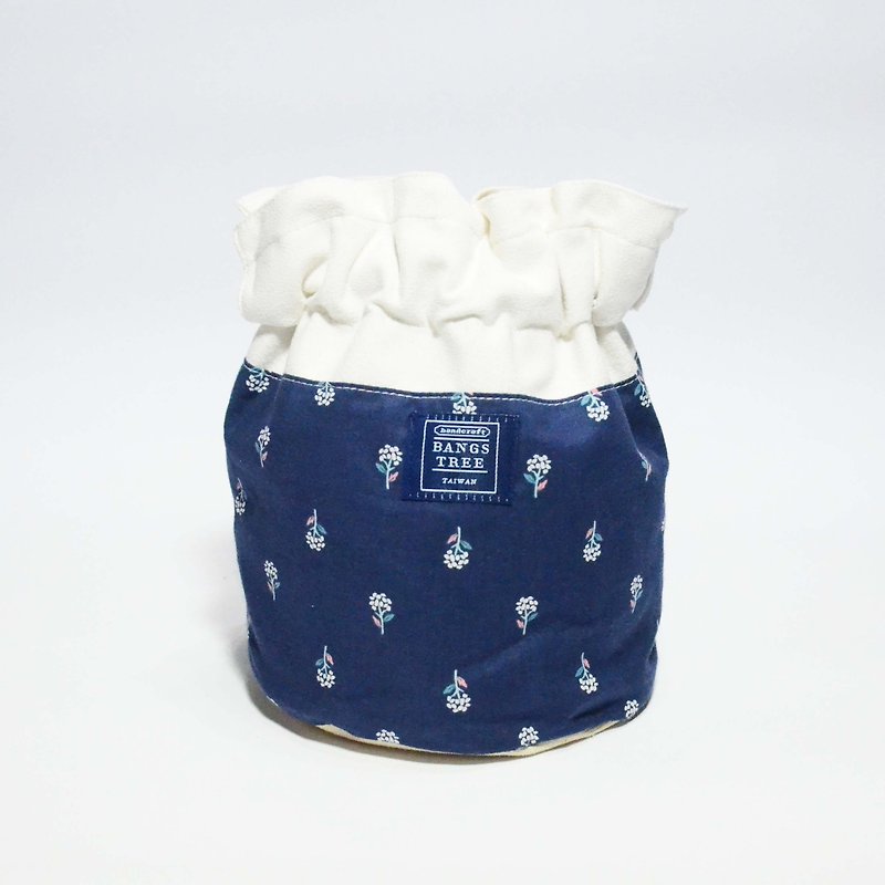 :: :: Bangs tree dorsal bucket bag _ blue flowers (the shelf) - Messenger Bags & Sling Bags - Cotton & Hemp Blue