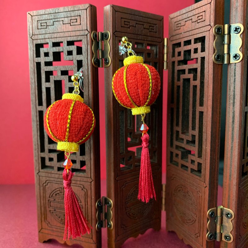 (中式燈籠) 和風布花 耳環耳夾 つまみ細工 - 耳環/耳夾/耳骨夾 - 其他人造纖維 紅色