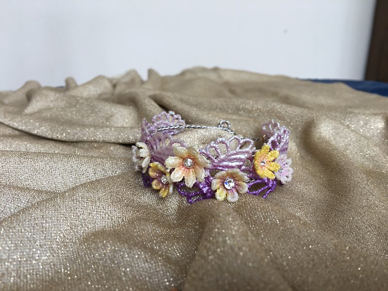 Purple Ling Bracelet - สร้อยข้อมือ - ผ้าไหม 