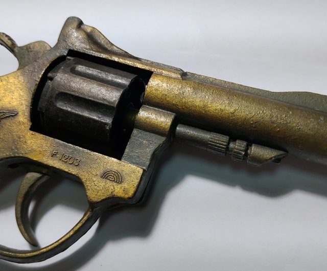 金色 リボルバー 初期絶版 懐かしの台湾レトロ玩具 全金属製リボルバー