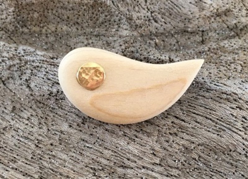 Tamashii [Soul] ◇ Aomori Hiba ◇ Wood / Brass Brooch - Brooches - Gemstone 