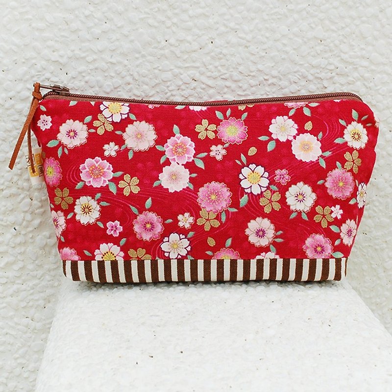 Small flower blossoming large pouch / large bag - Pencil Cases - Cotton & Hemp Red