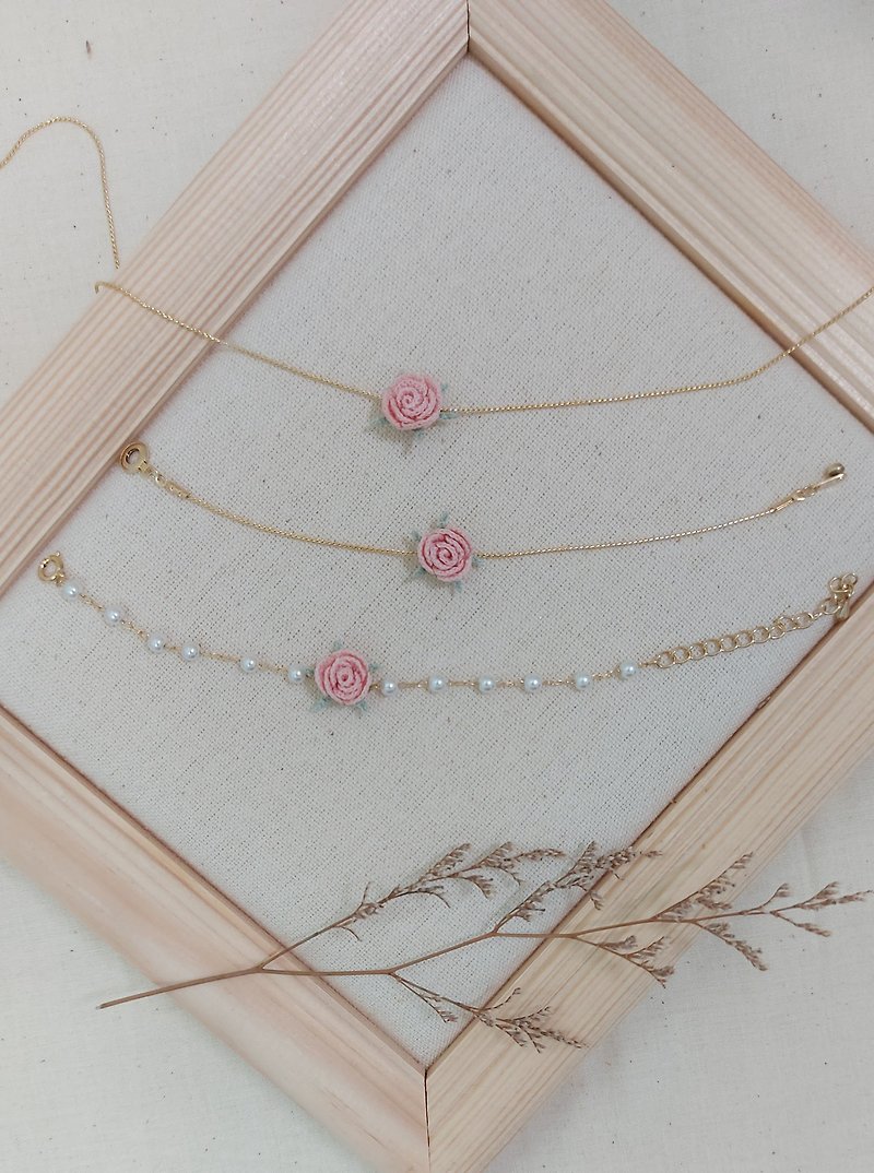 【Rose Series】Single Rose Lace Crochet Necklace - Necklaces - Cotton & Hemp 