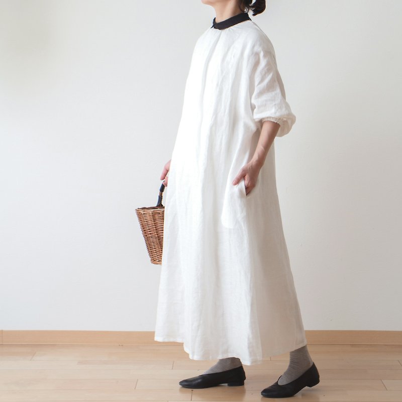 Cleric Collar is elegant and mature cute back walnut button volume sleeves French Linen A-line dress / White Cleric - One Piece Dresses - Cotton & Hemp White