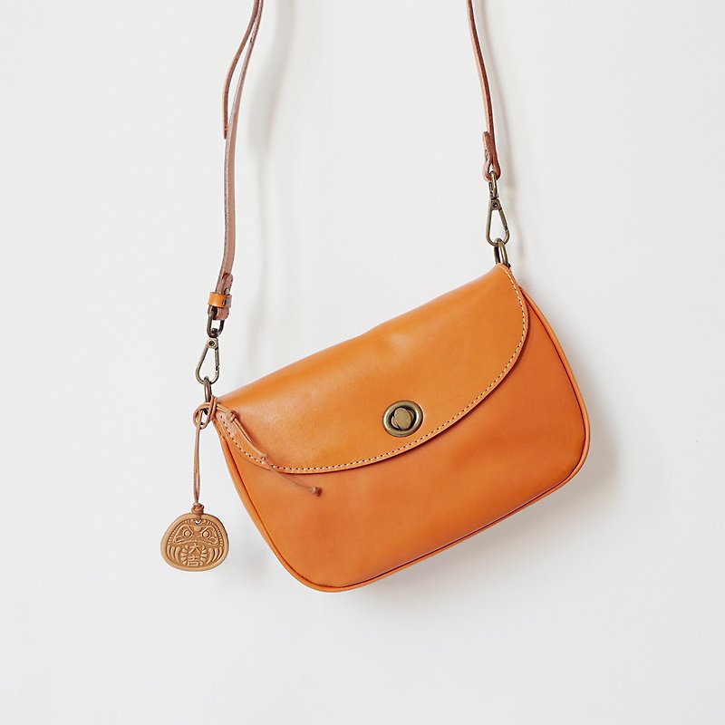 Leather sacoche, cowhide shoulder bag, crossbody, lightweight, casual, casual bag - กระเป๋าแมสเซนเจอร์ - หนังแท้ สีส้ม