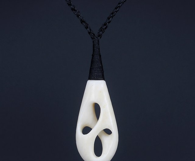 Hollow Clover Pendant Necklace