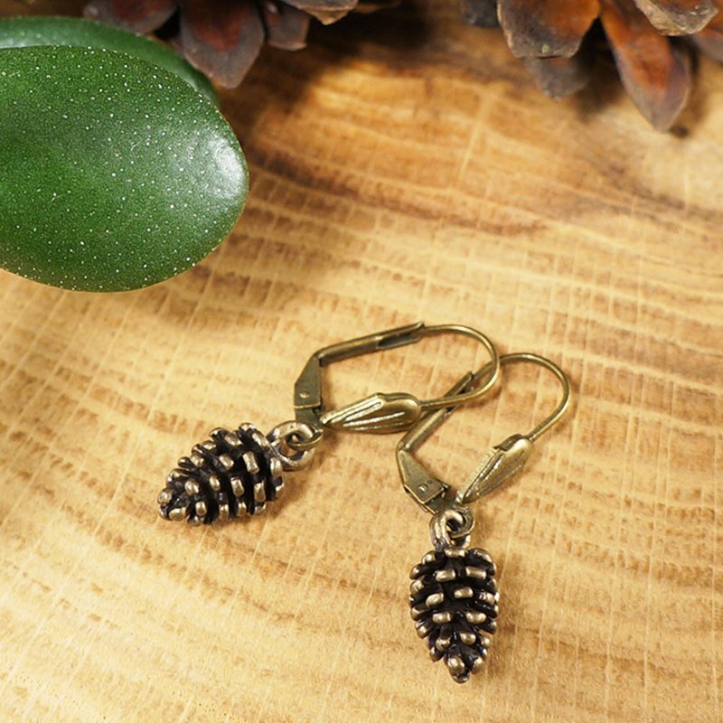 Pine Cone Earrings Charm Forest Woodland Botanical Dangle Drop Earrings Jewelry - ต่างหู - โลหะ สีกากี