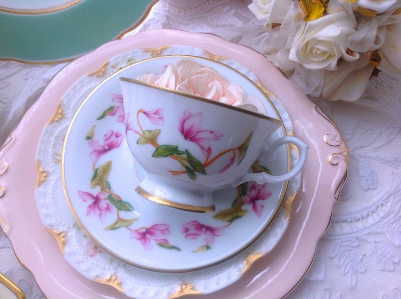 ♥ Annie crazy antiques ♥ Dutch bone china 1980 hand-painted pink phalaenopsis bone china flower teacup ~ intact as new - ถ้วย - เครื่องลายคราม สึชมพู