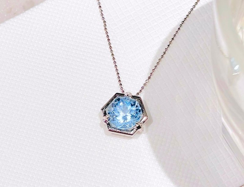 Fight for glory | sky-blue topaz silver Triwizard Tournament pendant - Necklaces - Gemstone Blue