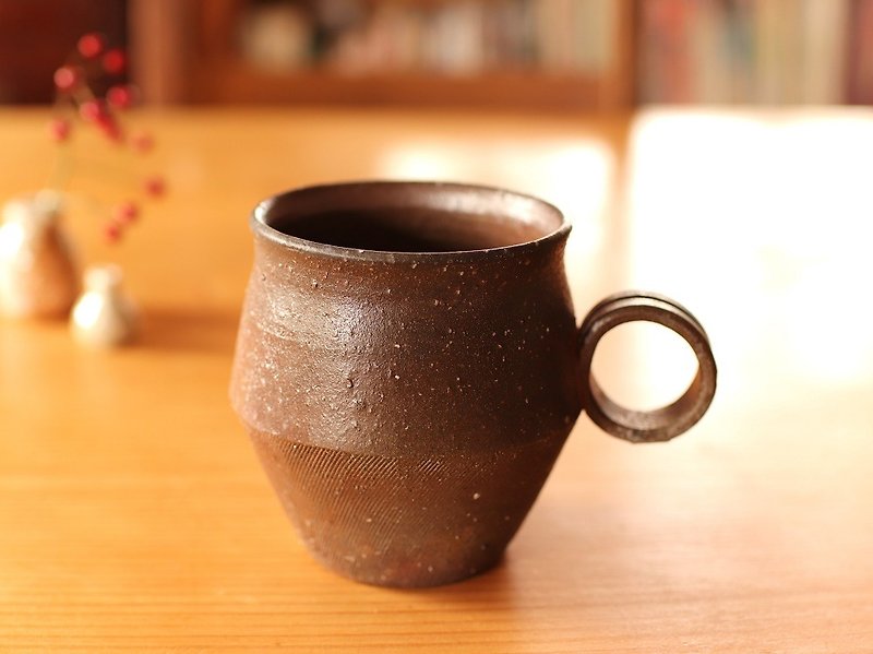 Bizen coffee cup (wild plants) c 9 - 007 - แก้วมัค/แก้วกาแฟ - ดินเผา สีนำ้ตาล