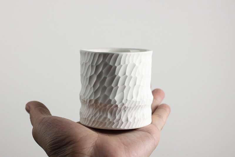 White and Shadow Ceramics Cup 150 ml. - แก้วมัค/แก้วกาแฟ - เครื่องลายคราม ขาว