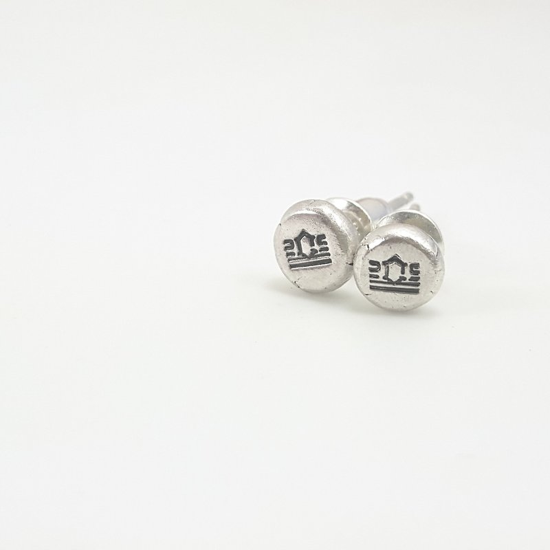 E12 Style-Royal Craftsman Logo Pure Silver Ear Pins (1 Pair) - ต่างหู - เงินแท้ สีเงิน