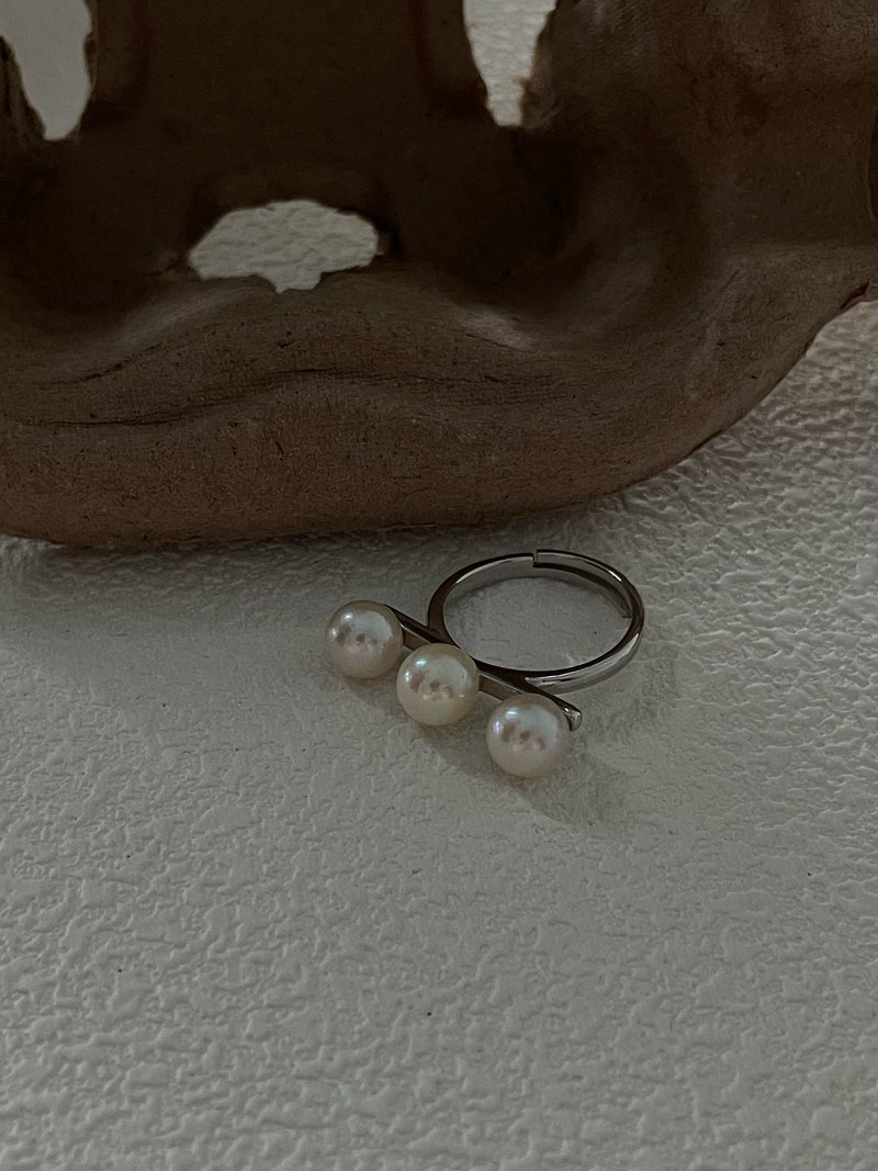 triple pearl ring 平衡木珍珠戒指 - 戒指 - 珍珠 白色