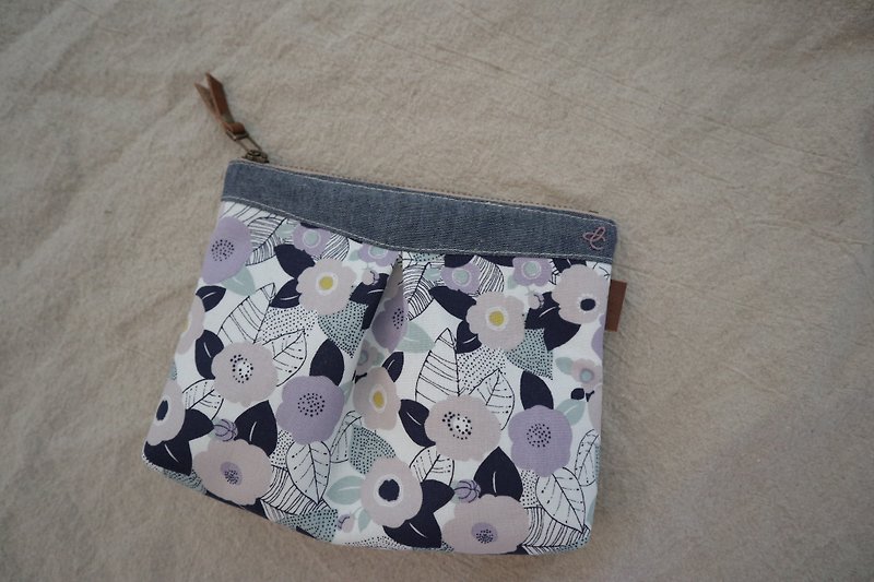 Elegant cosmetic bag - purple flower bud - Toiletry Bags & Pouches - Cotton & Hemp 
