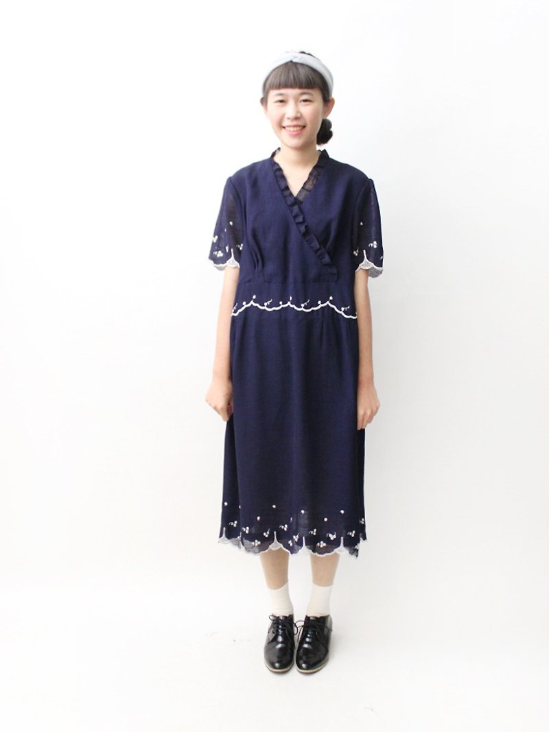 【RE0322D1016】森林系簡約典雅刺繡復古深藍色寬鬆短袖古著洋裝 - 連身裙 - 聚酯纖維 藍色