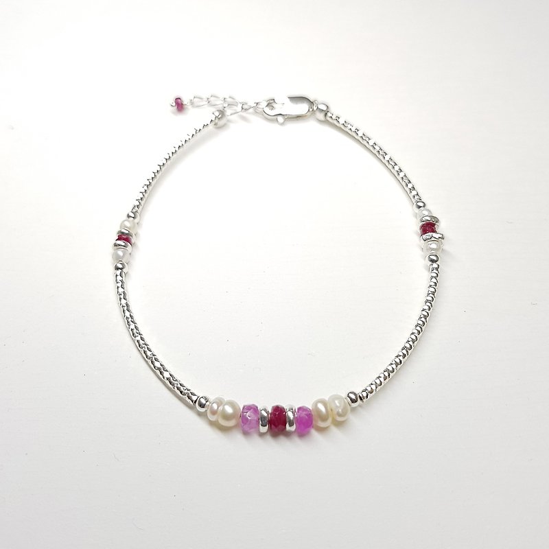 Dazzling~Ruby chick_ruby pearl sterling silver bracelet - สร้อยข้อมือ - เครื่องเพชรพลอย สึชมพู