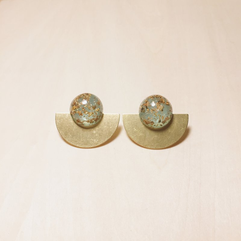 Green retro dual-use removable gold Bronze earrings semicircle - Earrings & Clip-ons - Copper & Brass Green