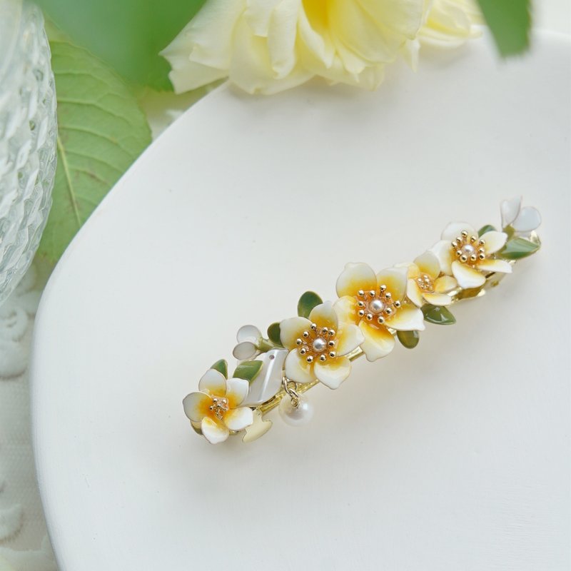 Plumeria - spring clip handmade resin hairpin jewelry gift - Hair Accessories - Resin Yellow