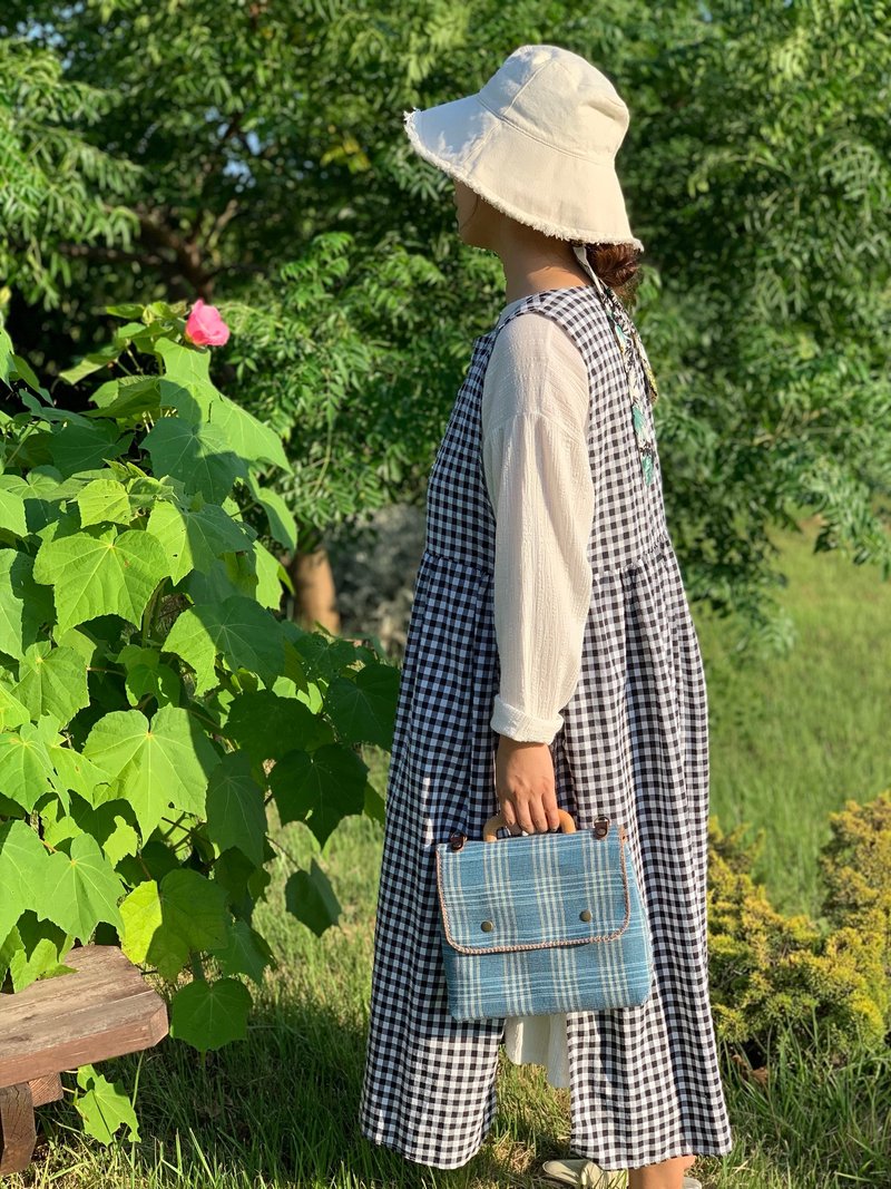 Two Button Blue Checkered Wood Bag - 手提包/手提袋 - 其他材質 
