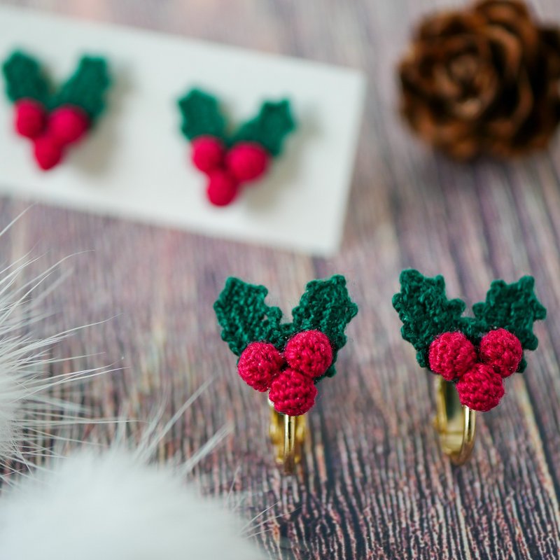 [Limited time offer until December 13th] Holly Clip-On(winter/Christmas/Christmas gift/lace knitting/crochet) - ต่างหู - งานปัก สีแดง