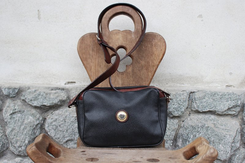 (Vintage bag) (Made in Italy) NANNINI brand black shoulder bag Made in Italy B198 (birthday gift Valentine's Day gift) - กระเป๋าแมสเซนเจอร์ - หนังแท้ สีดำ