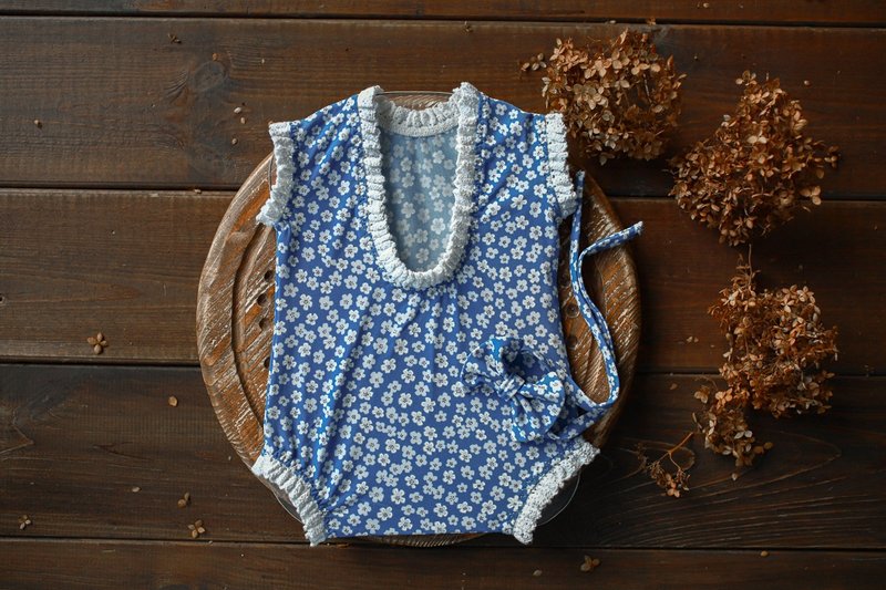 Blue bodysuit for newborn girls:the perfect outfit for a little girl - 嬰兒手鍊/飾品 - 其他金屬 藍色