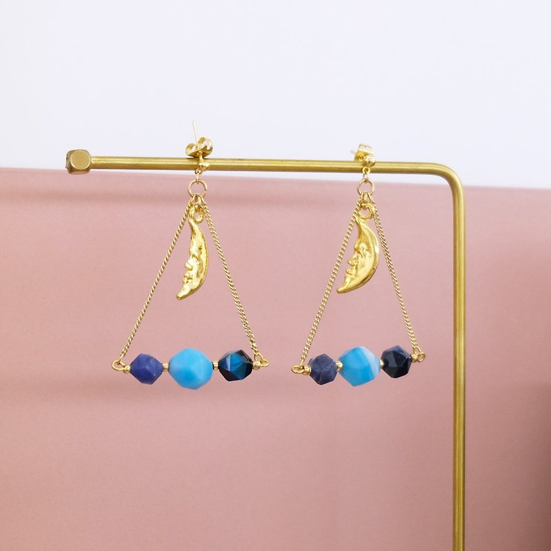 ALYSSA & JAMES Blue diamond-shaped natural stone bead triangle earrings (turnable Clip-On) - Earrings & Clip-ons - Jade Blue