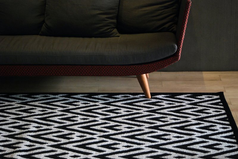 編織塊毯 Kaiku - 地墊/地毯 - 塑膠 黑色