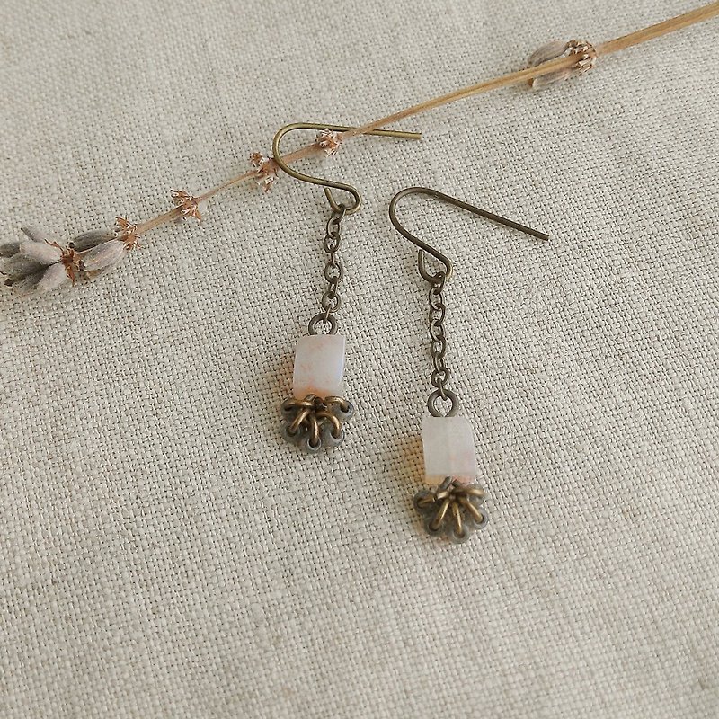 Cube natural stone earrings can be modified ear clip elegant - ต่างหู - หยก สึชมพู