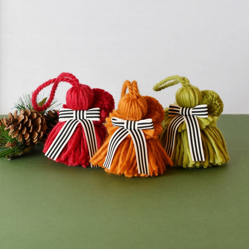 Wool tassel with pom-pom, medium size - 吊飾 - 棉．麻 綠色