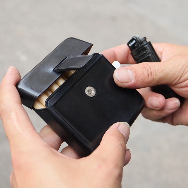 Retro leather cigarette case Italian classic hand-made one-piece shaping seamless buckle cigarette lighter storage box - Storage - Genuine Leather Multicolor