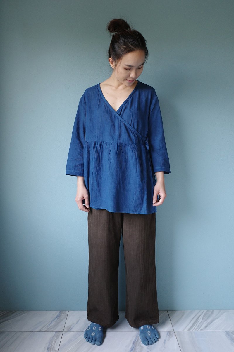 indigo wrap blouse - 女上衣/長袖上衣 - 棉．麻 藍色