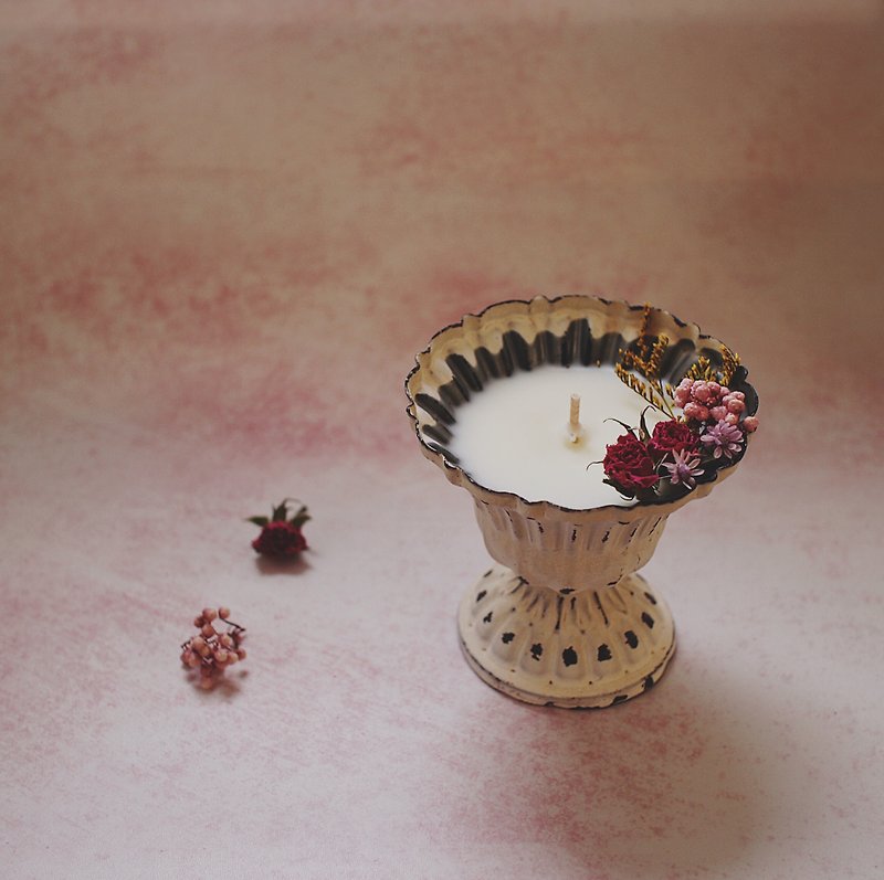 Dry flower vintage scented candle - Candles & Candle Holders - Wax 