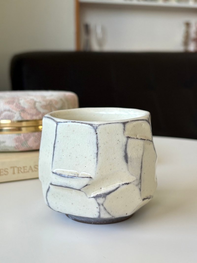 Potter - White Slip Cut-Surface Cup Teacup - ถ้วย - ดินเผา 