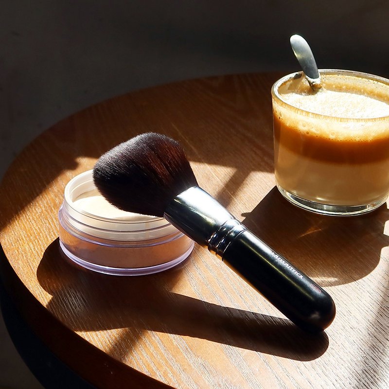 LSY-502 LARGE POWDER BRUSH - อุปกรณ์แต่งหน้า/กระจก/หวี - วัสดุอื่นๆ 