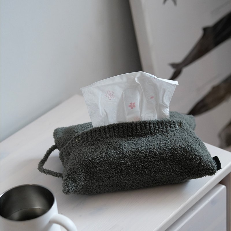 Soft coral fleece tissue decorative bag Christmas winter gift snap design military green tissue bag - กล่องทิชชู่ - เส้นใยสังเคราะห์ สีเขียว