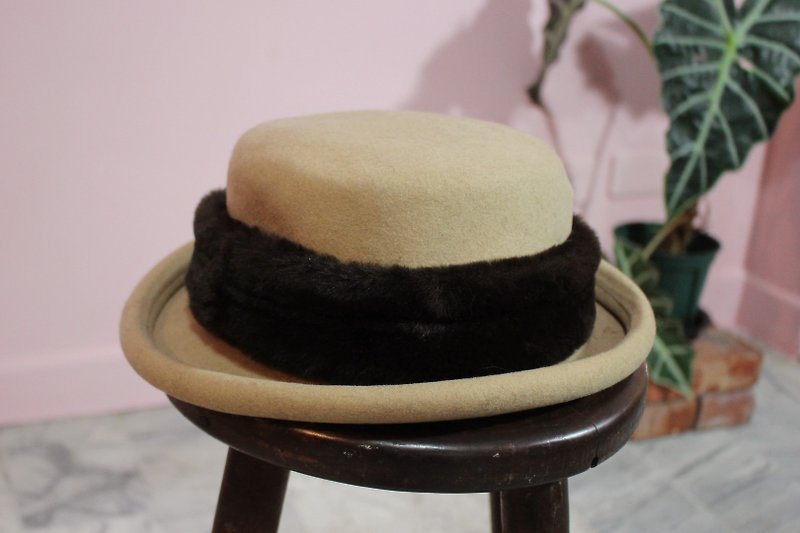 義大利製裏標咖啡色毛絨絨邊駝色100%羊毛圓帽(Made in Italy - 帽子 - 羊毛 卡其色