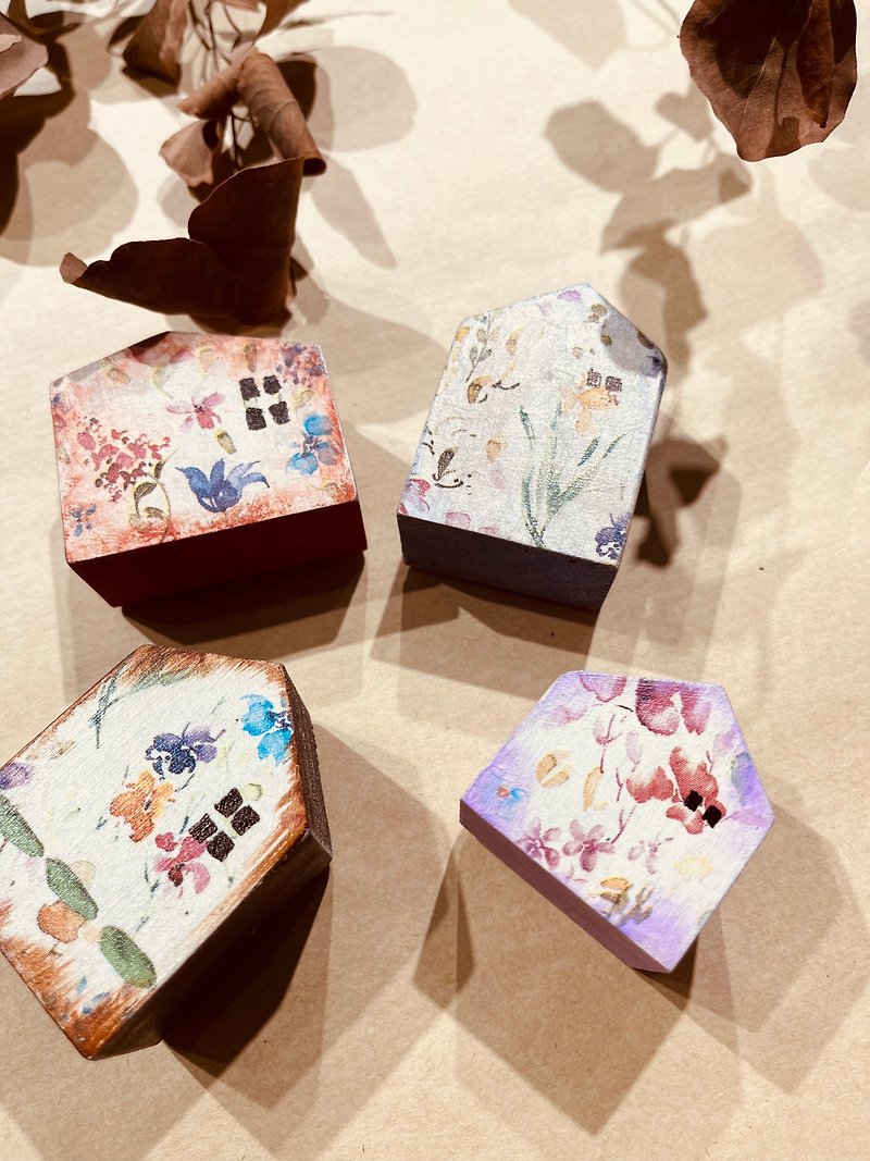 Cabin Magnet Refrigerator Cabin Butterfly Cubat Paper Art Collage Gift Handmade Gift Box - แม็กเน็ต - ไม้ สีกากี