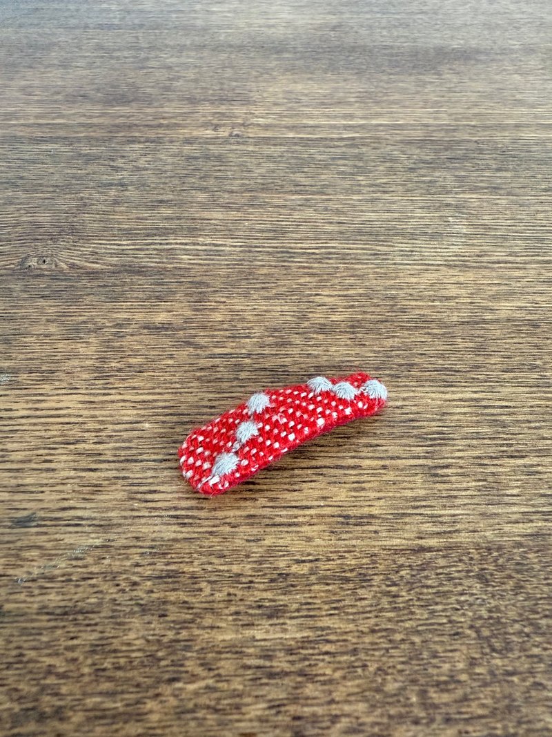 ヘアーアクセサリー　パッチンどめ ミナペルホネンタンバリン ハンドメイド - 髮夾/髮圈 - 棉．麻 紅色
